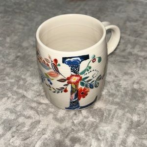 Beautiful L designed Mug